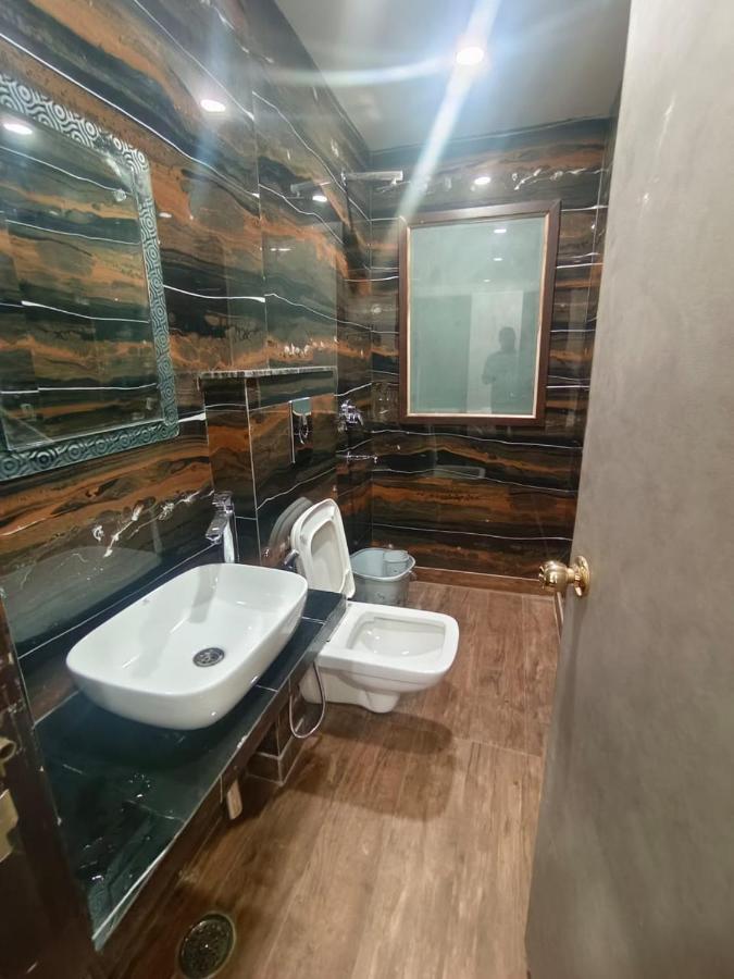 Hotel Red Stone Inn - Near New Delhi Railway Station - Paharganj エクステリア 写真