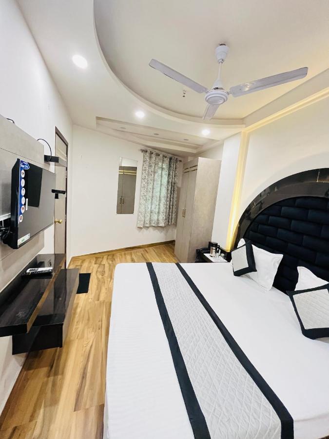 Hotel Red Stone Inn - Near New Delhi Railway Station - Paharganj エクステリア 写真