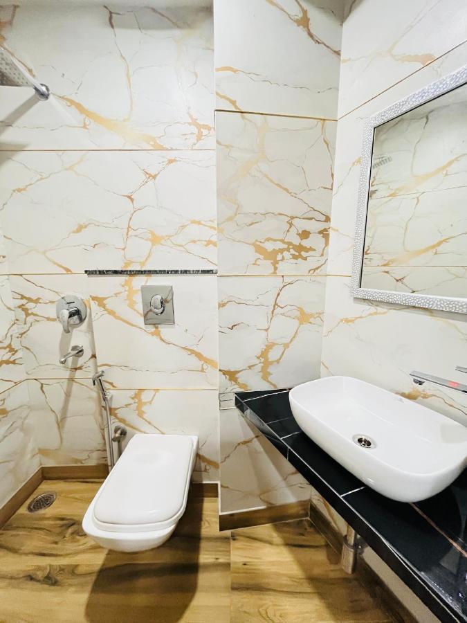 Hotel Red Stone Inn - Near New Delhi Railway Station - Paharganj エクステリア 写真