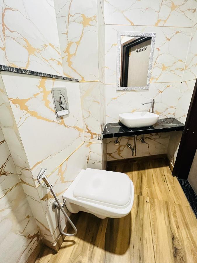 Hotel Red Stone Inn - Near New Delhi Railway Station - Paharganj エクステリア 写真