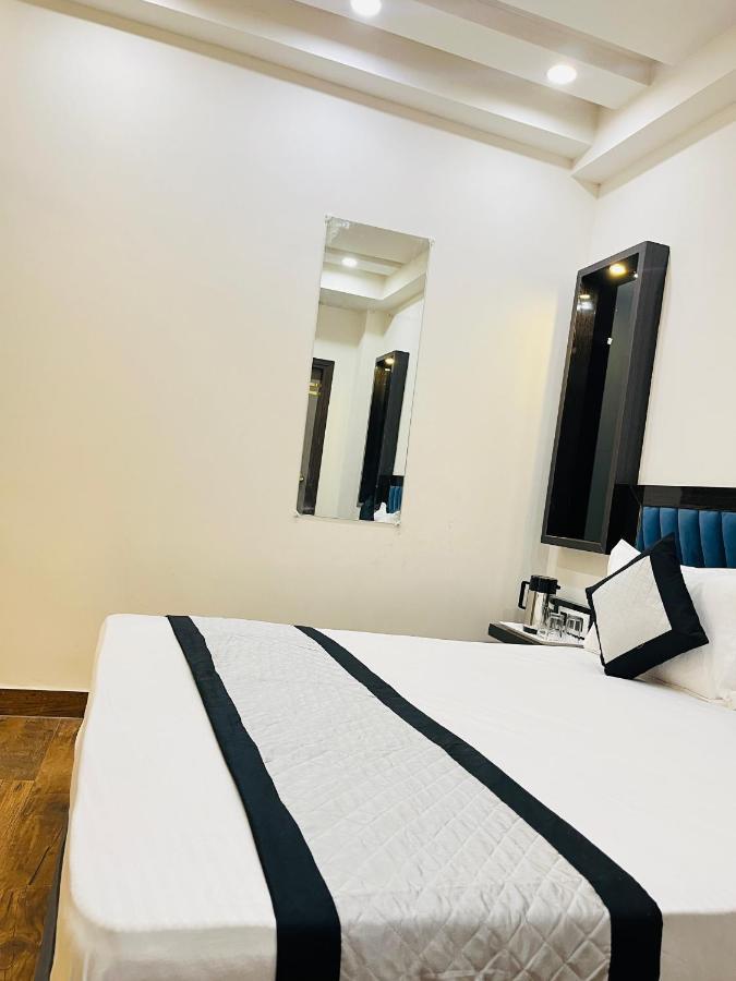 Hotel Red Stone Inn - Near New Delhi Railway Station - Paharganj エクステリア 写真