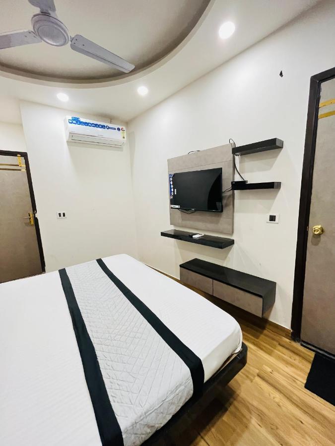 Hotel Red Stone Inn - Near New Delhi Railway Station - Paharganj エクステリア 写真