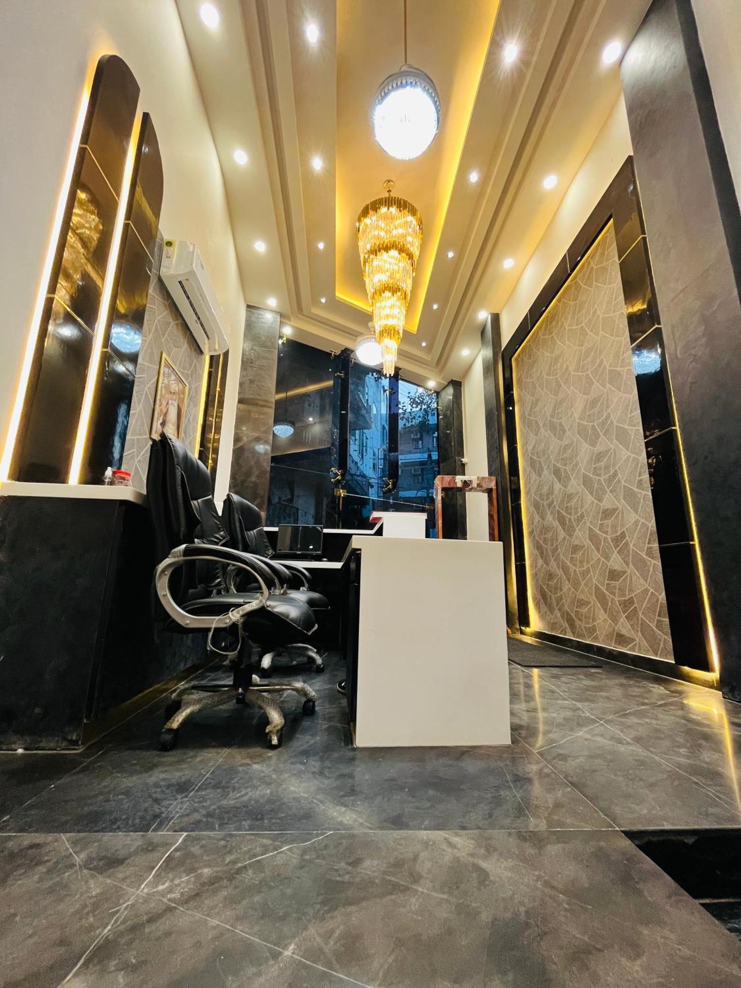 Hotel Red Stone Inn - Near New Delhi Railway Station - Paharganj エクステリア 写真