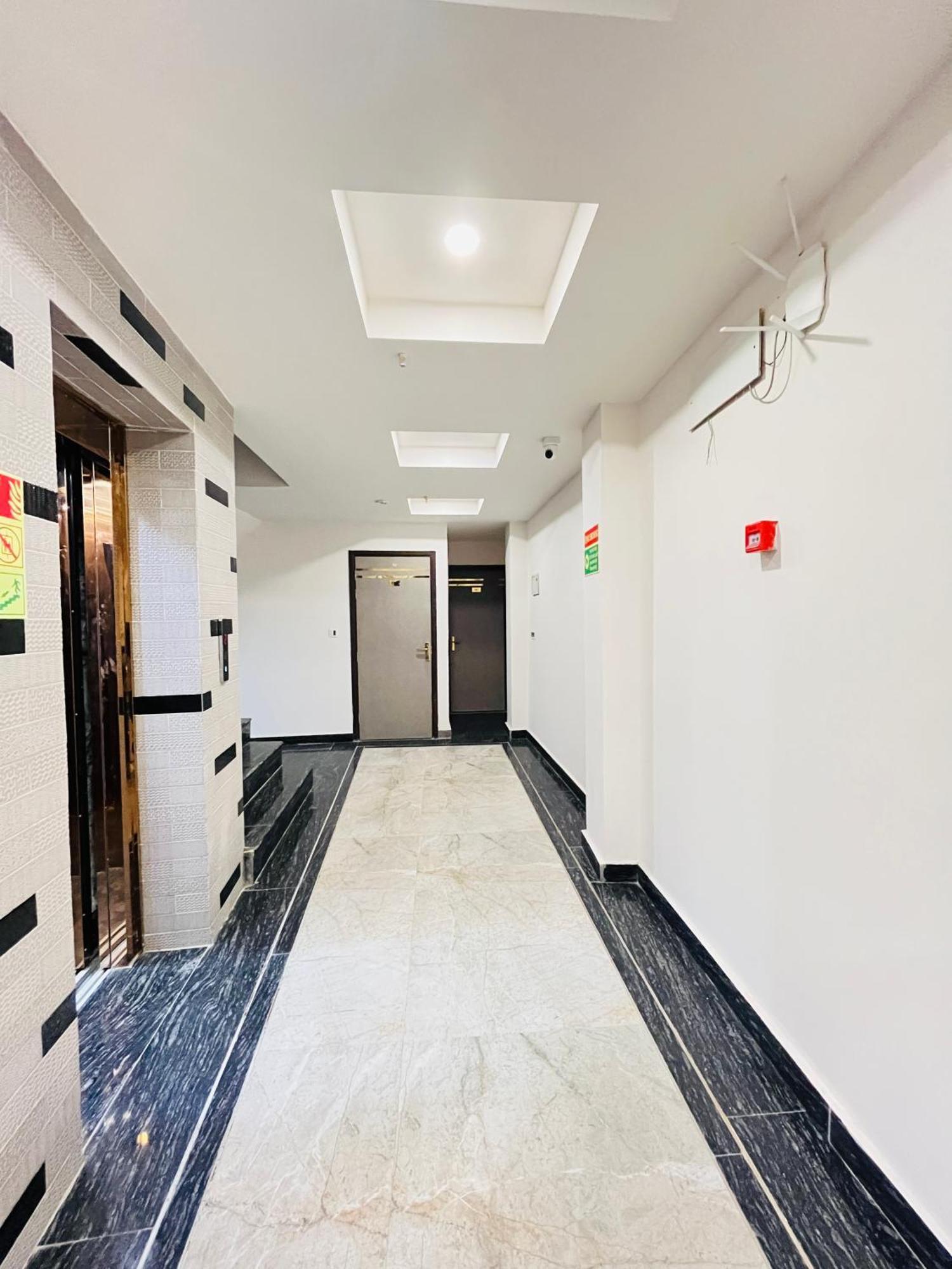 Hotel Red Stone Inn - Near New Delhi Railway Station - Paharganj エクステリア 写真